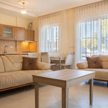 Lovely Flat With Balcony In Cesme Close To Sea Lejlighed Eksteriør billede