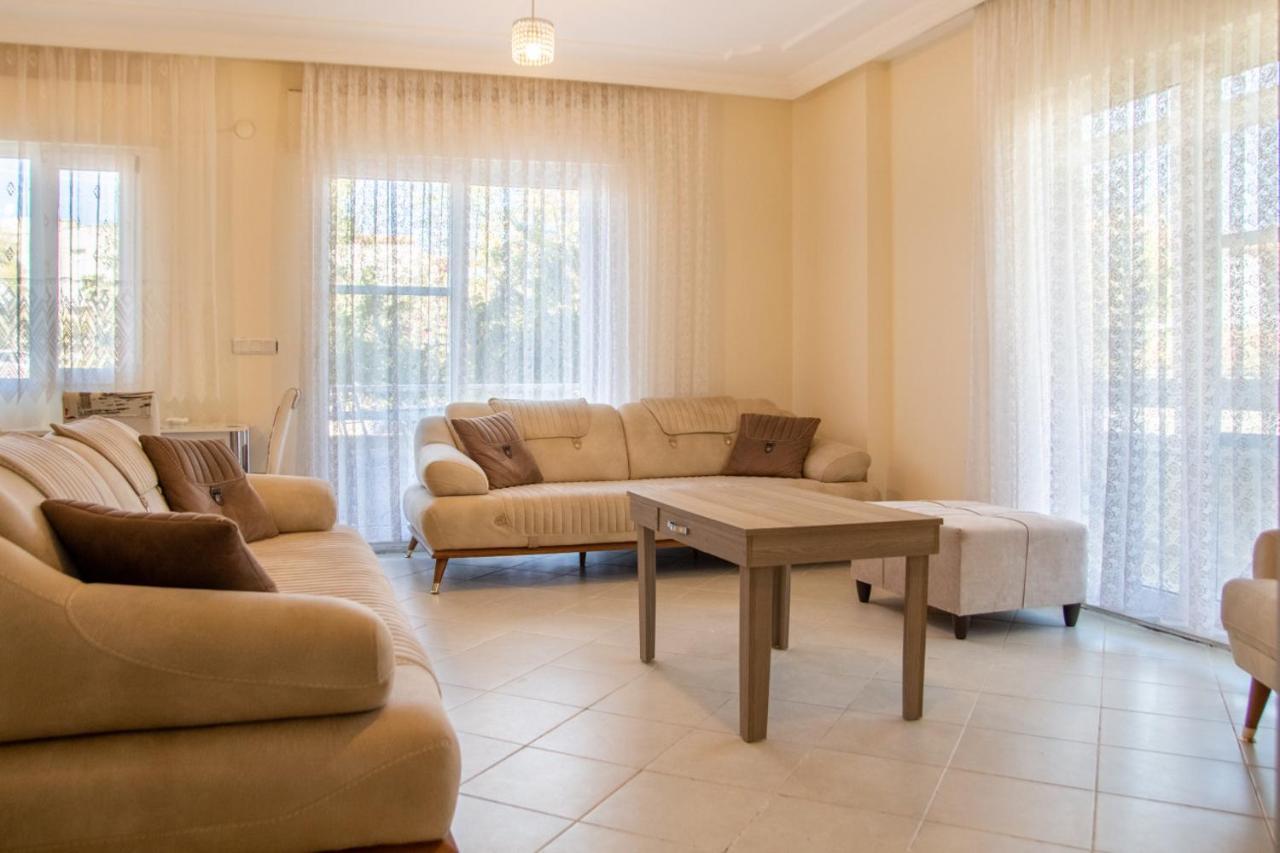 Lovely Flat With Balcony In Cesme Close To Sea Lejlighed Eksteriør billede