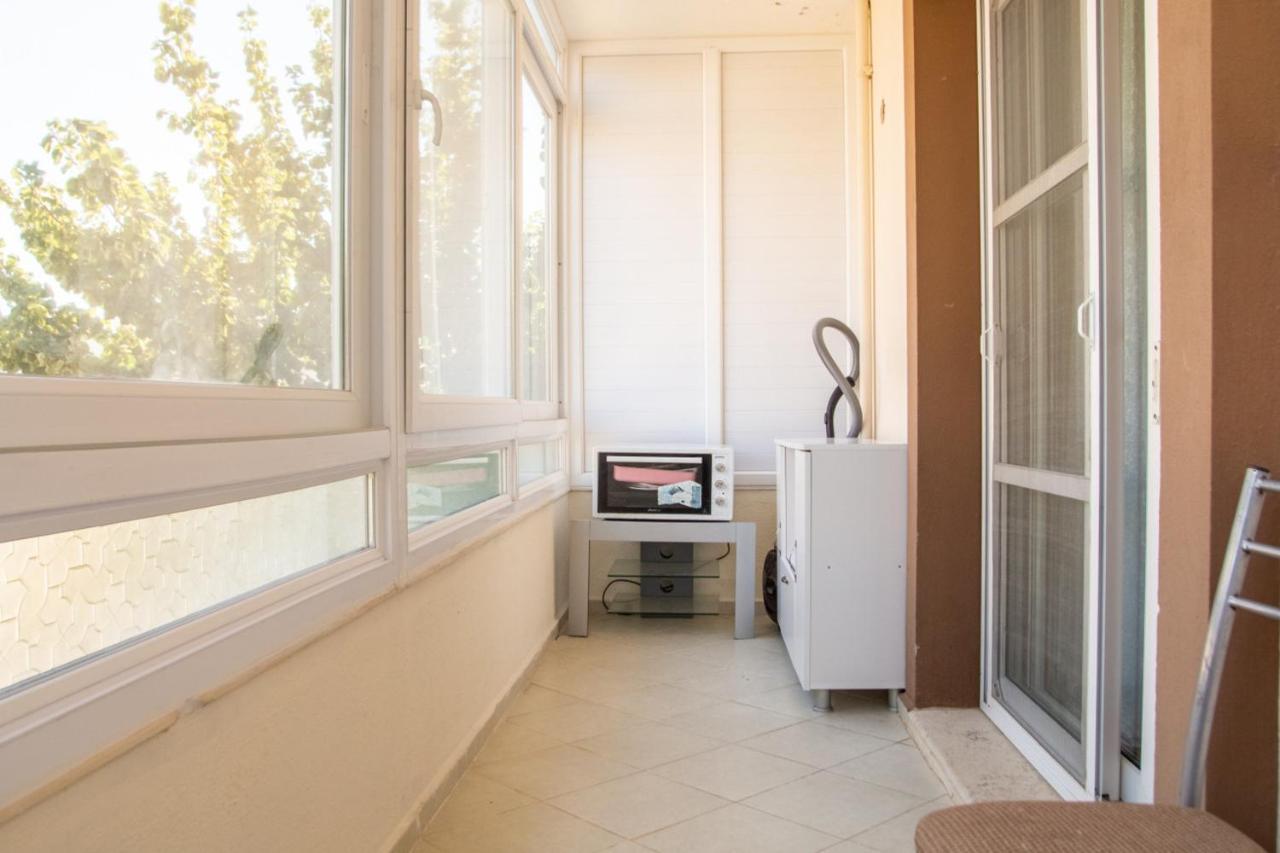 Lovely Flat With Balcony In Cesme Close To Sea Lejlighed Eksteriør billede